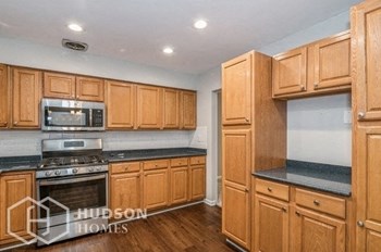Hudson Homes Management Single Family Homes – 33458 N Mill Rd, Grayslake, IL 60030 - Photo Gallery 6