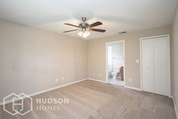 Hudson Homes Management Single Family Home For Rent Pet Friendly 404 Hope Circle Orlando Florida 32811 attached garage vaulted ceilings 4 bedroom back yard dishwasher - Photo Gallery 13