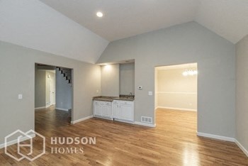Hudson Homes Management Hudson Homes Management Single Family Home For Rent Pet Friendly 5330 Willow Ln Sheffield Lake OH 44054 3 bedrooms 3 bathrooms stainless steel appliances microwave dishwasher refrigerator laundry room tub ceiling fan office space bar area fireplace walk in closets porch basement attached garage - Photo Gallery 4