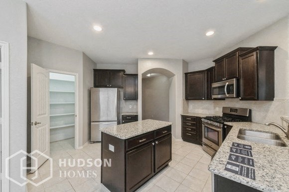Hudson Homes Management Single Family Homes - 928 Lake Woodland Dr, Little Elm, TX, 75068