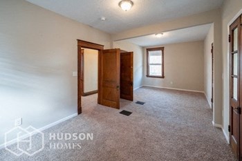 Hudson Homes Management Single Family Home For Rent Pet Friendly 4344 Floral Ave Cincinnati OH 45212 4 bedrooms 1 bathroom hardwood carpet refrigerator microwave dishwasher porch two story ceiling fan back yard lawn family room - Photo Gallery 7
