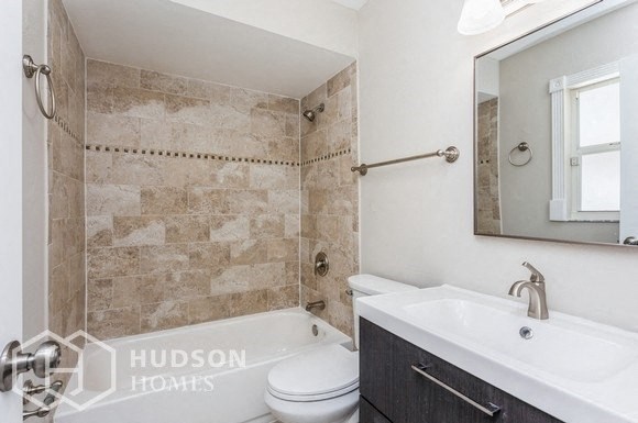 Hudson Homes Management Single Family Homes - 1100 Windsor Hill Way, Tarpon Springs, FL, 34689