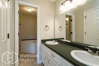 Hudson Homes Management - Main Bathroom Property Image