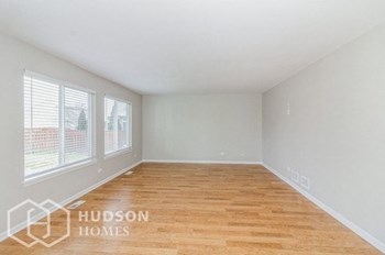 Hudson Homes Management Single Family Homes – 410 Ogden Fls Blvd, Oswego, IL, 60543 - Photo Gallery 10
