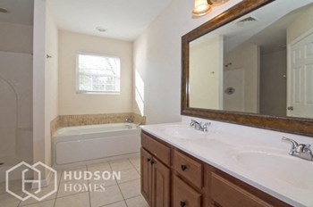 Hudson Homes Management Single Family Home For Rent Pet Friendly remodeled kitchen remodeled bathroom beautiful 655 Gainesway Circle Road	Valparaiso	IN	46385 - Photo Gallery 9