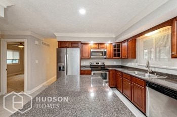 Hudson Homes Management Single Family Homes – 723 Bennett Rd, Carmel, IN 46032 - Photo Gallery 10