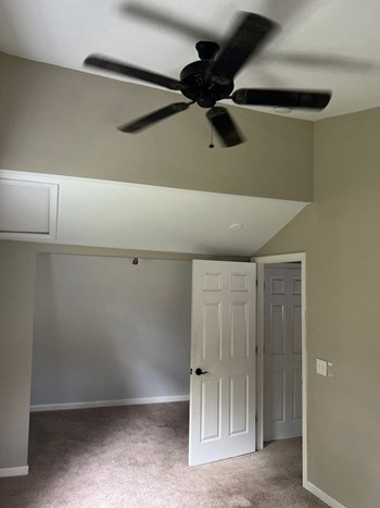 Hudson Homes Management Single Family Homes- 26401 W Prospect, Antioch, IL 60002 - Photo Gallery 4
