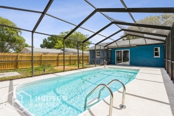 Hudson Homes Management Single Family Homes - 1100 Windsor Hill Way, Tarpon Springs, FL, 34689