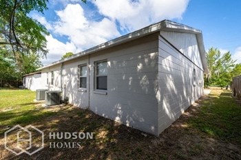 Hudson Homes Management Single Family Home For Rent Pet Friendly 1411 E 109th Ave Unit 1 Tampa FL 33612 3 bedrooms 1 bathroom granite countertops washer drier hookup refrigerator - Photo Gallery 10