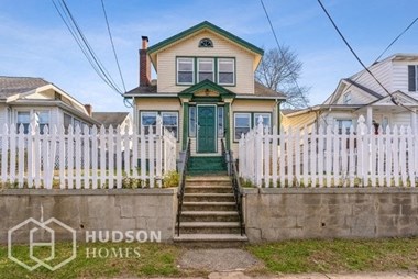 133 Spring Street 2 Beds House for Rent - Photo Gallery 1