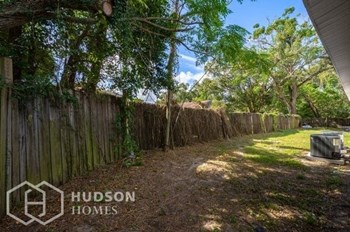 Hudson Homes Management Single Family Home For Rent Pet Friendly 1411 E 109th Ave Unit 1 Tampa FL 33612 3 bedrooms 1 bathroom granite countertops washer drier hookup refrigerator - Photo Gallery 11