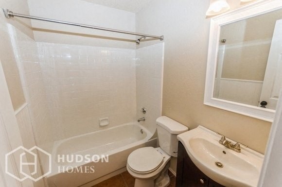 Hudson Homes Management Single Family Homes - 2229 Silverthorn Ln, Flower Mound, TX, 75028