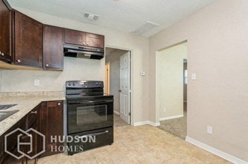 Hudson Homes Management Single Family Homes – 4125 7Th Ave N, Saint Petersburg FL, 33713 - Photo Gallery 6