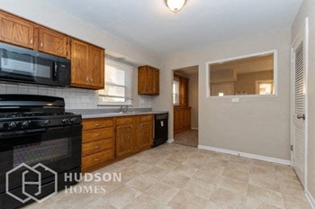 Hudson Homes Management Hudson Homes Management Single Family Home For Rent Pet Friendly 8039 Sayre Ave Burbank IL 60459 3 bedrooms 1 bathroom carpet dishwasher refrigerator microwave back patio detached garage - Photo Gallery 5
