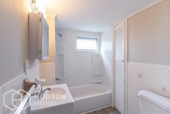 Hudson Homes Management Hudson Homes Management Single Family Home For Rent Pet Friendly - Photo Gallery 4