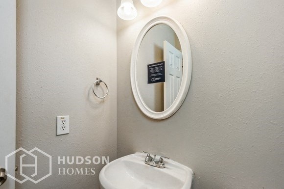 Hudson Homes Management Single Family Homes - 21127 Wortham Oaks Dr, Humble, TX 77338