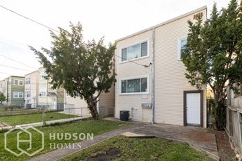 Hudson Homes Management Single Family Home For Rent Pet Friendly 2213 S Elmwood Avenue Unit 2 Berwyn IL 60402 3 bedrooms 1 bathroom carpet basement refrigerator stove walk in closet - Photo Gallery 14