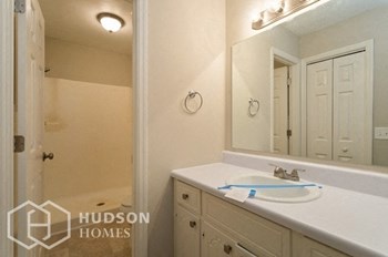 Hudson Homes Management Single Family Home For Rent 230 Andover Cir Irmo South Carolina Dishwasher Front Porch Private Driveway Fireplace - Photo Gallery 11