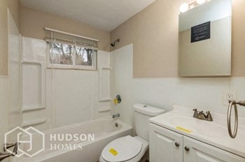 Hudson Homes Management Single Family Homes – 5044 Leona Dr, Pittsburgh, PA 15227 - Photo Gallery 12