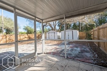 Hudson Homes Management Single Family Home For Rent Pet Friendly 6115 Oak Cluster Circle Tampa FL 33634 2 bedrooms 2.5 bathrooms ceiling fans refrigerator laundry room attached garage screened porch fenced yard - Photo Gallery 14