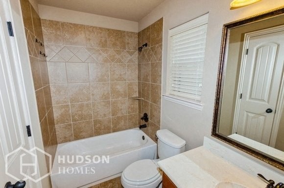 Hudson Homes Management Single Family Home For Rent Pet Friendly remodeled kitchen remodeled bathroom beautiful 121 Windermere St	Waxahachie TX	75165