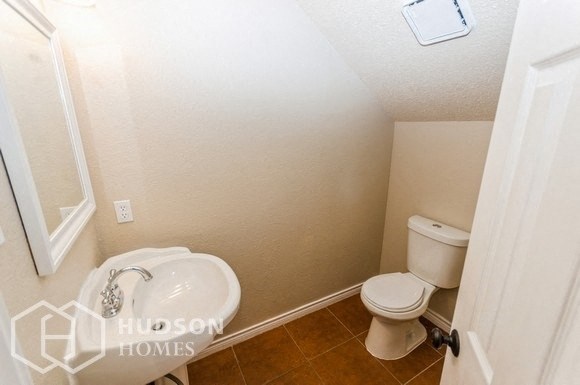 Hudson Homes Management Single Family Homes - 2229 Silverthorn Ln, Flower Mound, TX, 75028