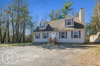 Hudson Homes Management Single Family Home For Rent Pet Friendly 34 Kent Rd Westminster MA 01473 3 bedrooms 2 bathrooms carpet stainless steel appliances dishwasher refrigerator microwave basement fireplace - Photo Gallery 2