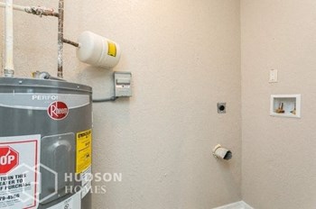 Hudson Homes Management Single Family Homes – 4125 7Th Ave N, Saint Petersburg FL, 33713 - Photo Gallery 13