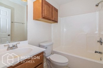 Hudson Homes Management Single Family Home For Rent Pet Friendly remodeled kitchen remodeled bathroom beautiful 655 Gainesway Circle Road	Valparaiso	IN	46385 - Photo Gallery 10