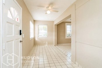 700 W 1St St 3 Beds House for Rent - Photo Gallery 14