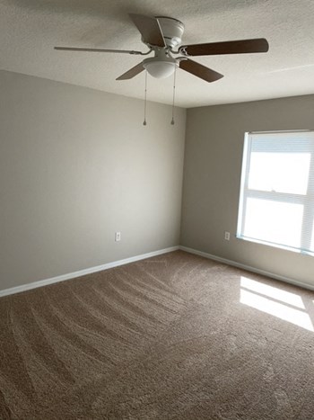 5929 RIDGE LAKE CIR 4 Beds House for Rent - Photo Gallery 3