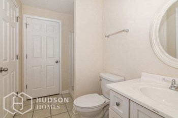 Hudson Homes Management Single Family Home For Rent Pet Friendly remodeled kitchen remodeled bathroom beautiful 655 Gainesway Circle Road	Valparaiso	IN	46385 - Photo Gallery 11