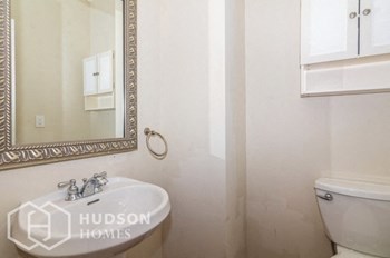 Hudson Homes Management Single Family Home For Rent Pet Friendly remodeled kitchen remodeled bathroom beautiful 655 Gainesway Circle Road	Valparaiso	IN	46385 - Photo Gallery 12