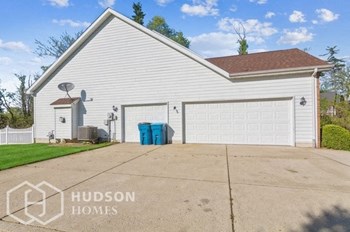 Hudson Homes Management Single Family Home For Rent Pet Friendly remodeled kitchen remodeled bathroom beautiful 655 Gainesway Circle Road	Valparaiso	IN	46385 - Photo Gallery 18