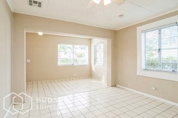 700 W 1St St 3 Beds House for Rent - Photo Gallery 18