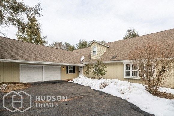 Hudson Homes Management Single Family Home For Rent Pet Friendly 160 Woodcrest Lane Doylestown PA 18901 5 bedrooms 3 bathrooms 2 half bathrooms carpet fireplace ceiling fans two car attached garage microwave refrigerator dishwasher basement two story dual sinks - Photo Gallery 1