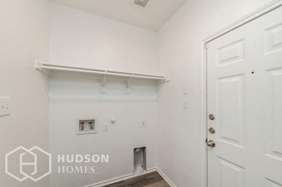 Hudson Homes Management Single Family Home For Rent Pet Friendly  -  1401 Silver Maple Ln