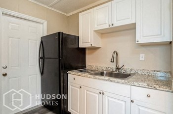 700 W 1St St 3 Beds House for Rent - Photo Gallery 24