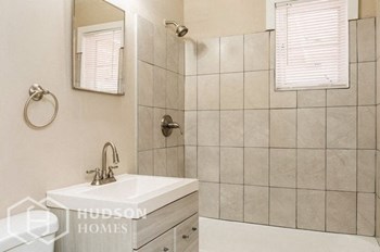 700 W 1St St 3 Beds House for Rent - Photo Gallery 25