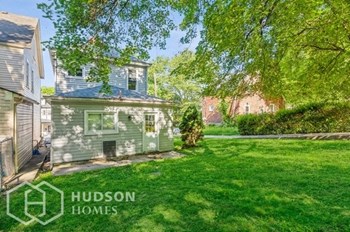 62 Admiral Dewey Ave 2 Beds House for Rent - Photo Gallery 2