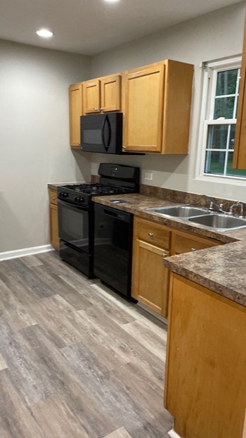 Hudson Homes Management Single Family Homes- 26401 W Prospect, Antioch, IL 60002 - Photo Gallery 3