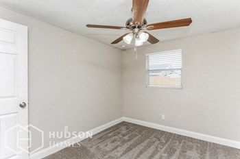 Hudson Homes Management Single Family Home For Rent Pet Friendly  - 8908 High Ridge Ct, Tampa, FL 33634 - Photo Gallery 54