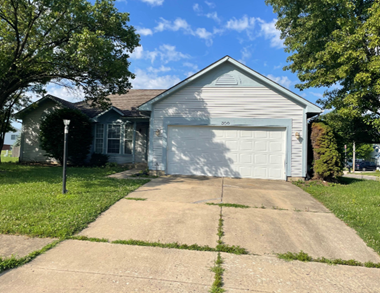 Hudson Homes Management Single Family Homes - 300 Winter Creek Ct, Englewood, OH 45322
