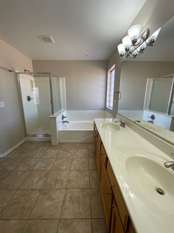 16168 N 158th Ave 3 Beds House for Rent - Photo Gallery 4