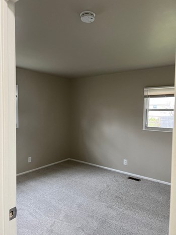 Hudson Homes Management Single Family Homes- 1124 Bookwalter Ave, New Carisle, OH 45344 - Photo Gallery 4
