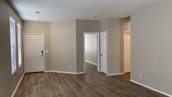 6660 W Delmonico Ln 4 Beds House for Rent - Photo Gallery 3