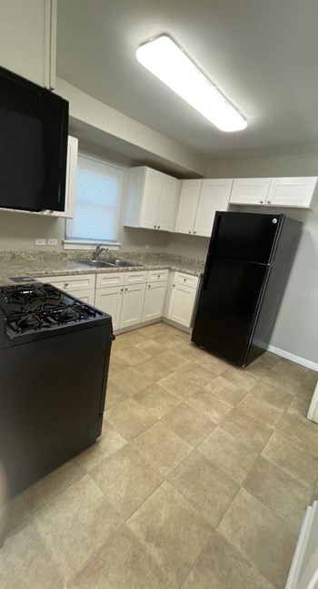 Hudson Homes Management Single Family Homes- 512 50Th Ave, Bellood, IL 60104 - Photo Gallery 3
