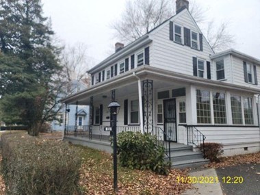 457 N CHURCH ST 5 Beds House for Rent Photo Gallery 1