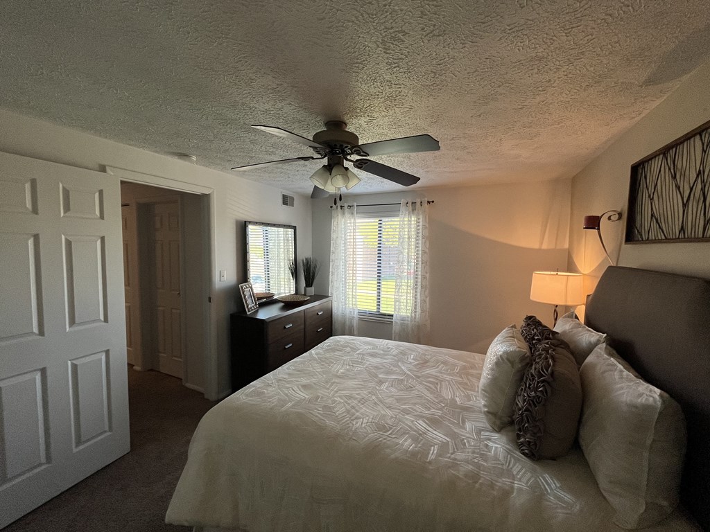 Deauville Park Apartments