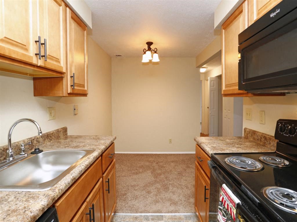 Deauville Park Apartments